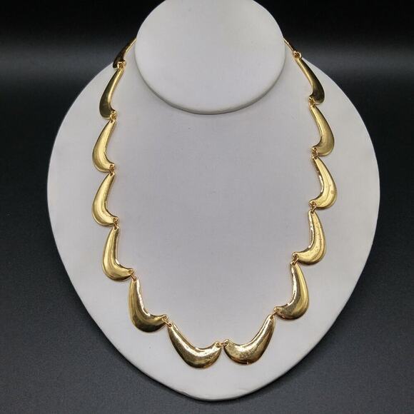 Vintage Gold Boomerang Link Necklace, 18 1/2 Inches, 1970s - Picture 3 of 7
